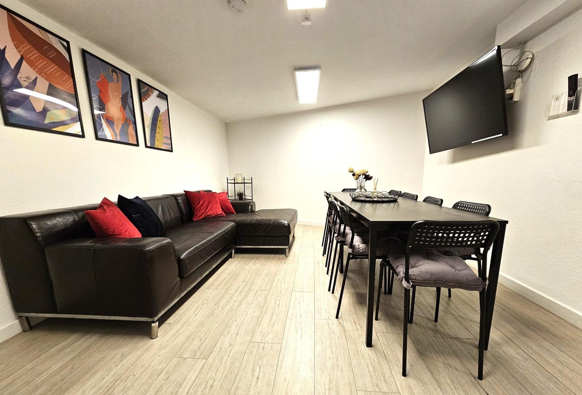 Apartment Representative *